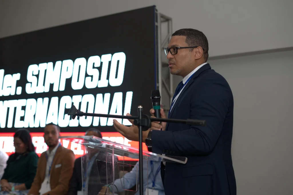 Dr. Saldaña.
