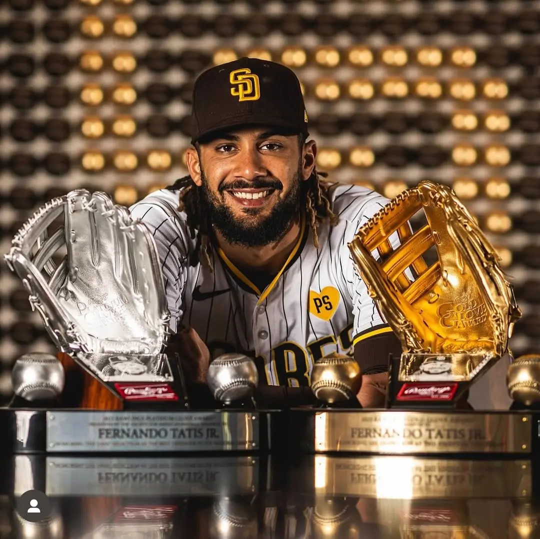Fernando Tatis Jr. gana su segundo Guante de Oro