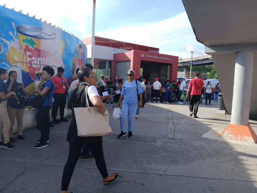 Caos en Santo Domingo durante el blackout nacional. Foto: Félix de la Cruz / El Caribe