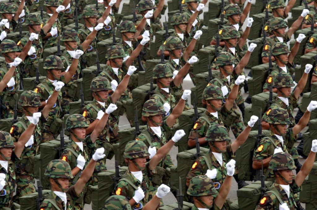 8 países que amplían el uso de la IA en sus fuerzas armadas