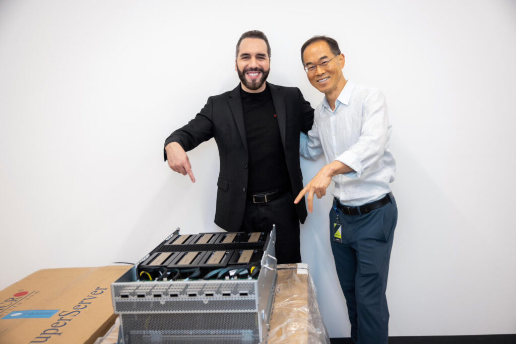 El Salvador es el primer país latinoamericano con los superchips Nvidia B300.
