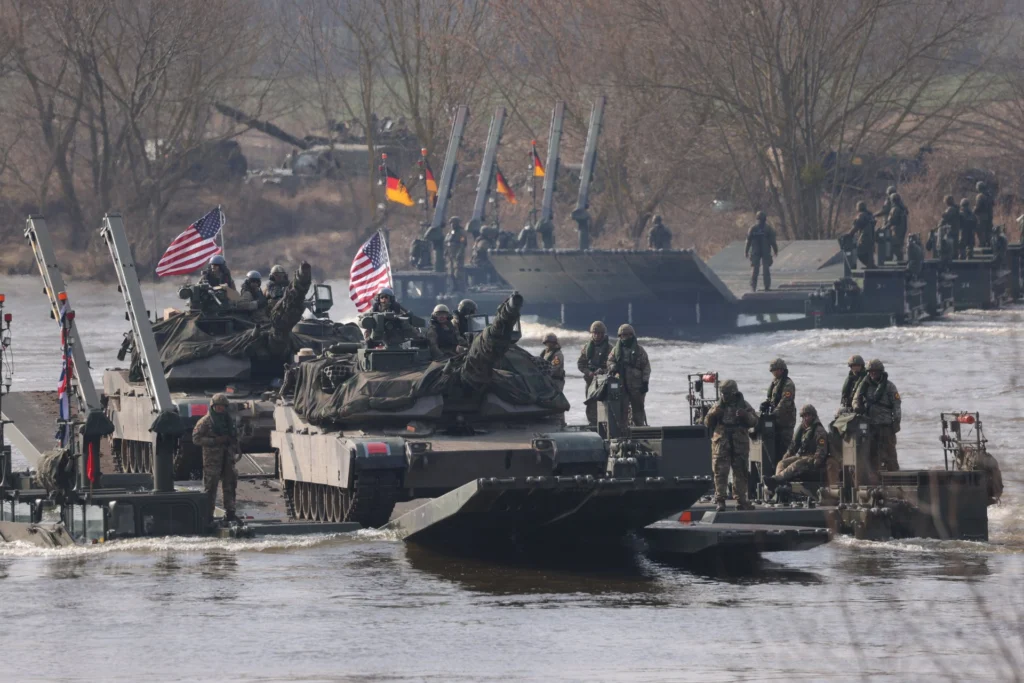 8 países que amplían el uso de la IA en sus fuerzas armadas