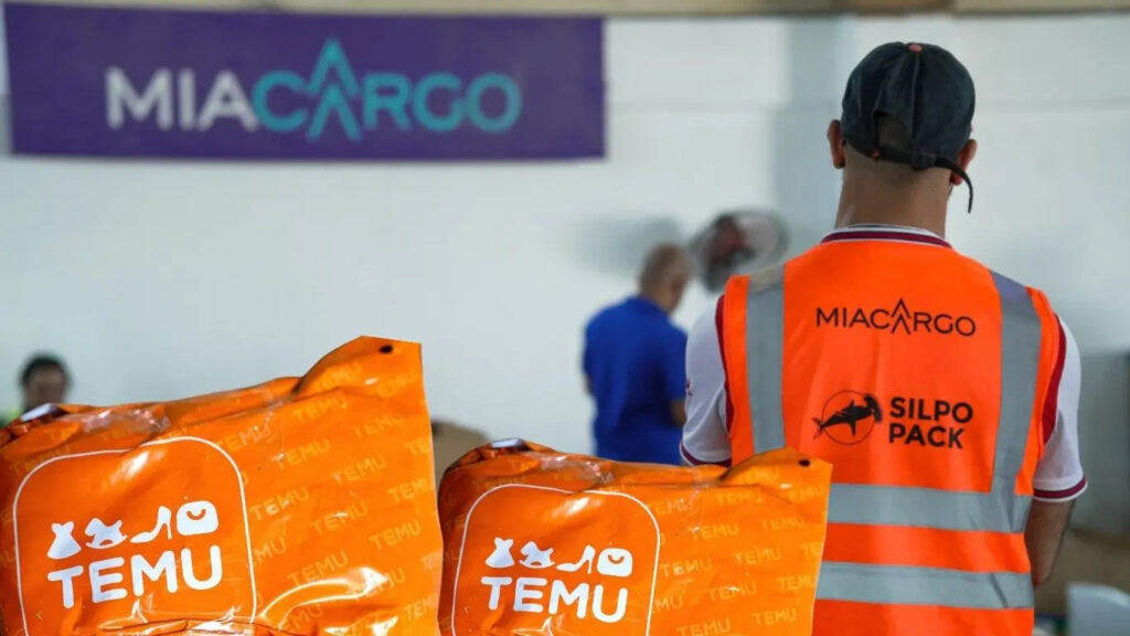 Temu apuesta por precio ultra-bajo, volumen masivo, y tiene representante de entregas en RD.