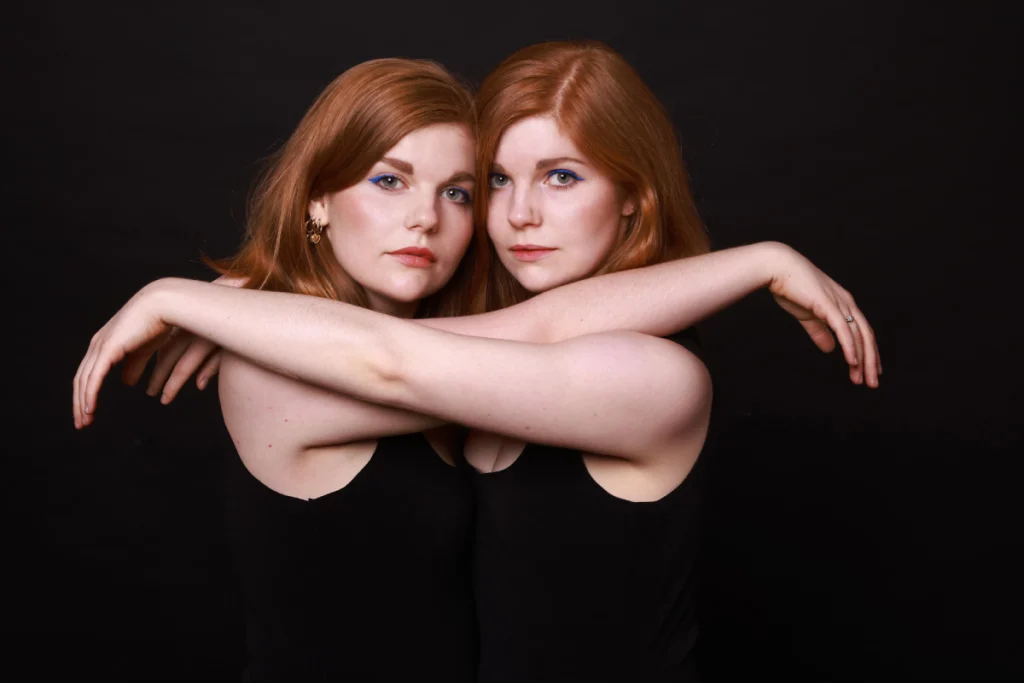 El dúo alemán de hermanas pianistas Becker llega por primera vez al país.
