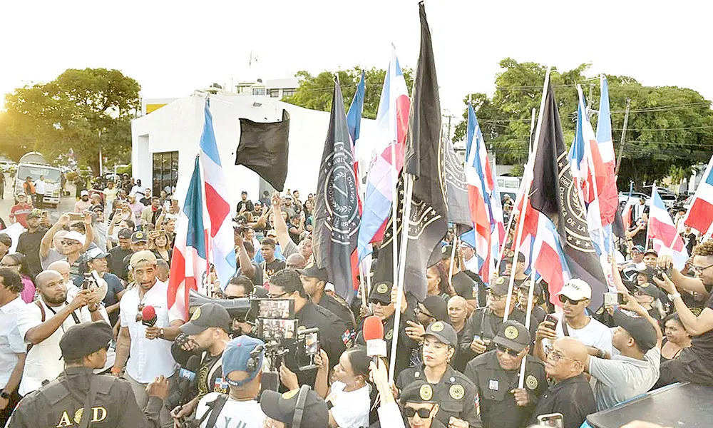 Medida se conoció en medio de protestas frente al Palacio de Justicia
