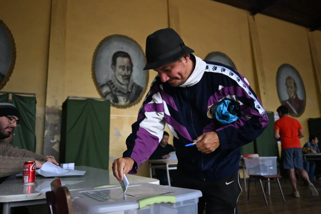 Chile vota en un clima de alta polarización política y social.