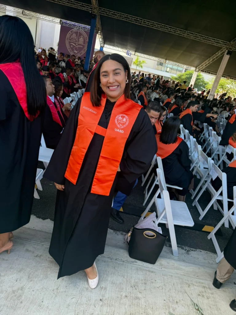 Periodista de el Caribe, Rosmery Feliz, se gradúa de postgrado en Marketing Estratégico