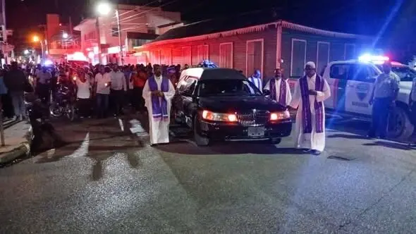 Barahona recibió los restos mortales de su Obispo Monseñor Rafael Felipe Núñez