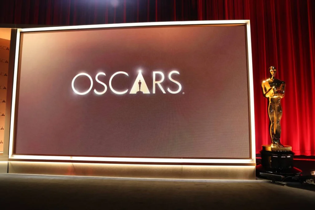 Las estatuas de los Oscar adornan el escenario antes del anuncio de las nominaciones a la 98.ª edición / AFP