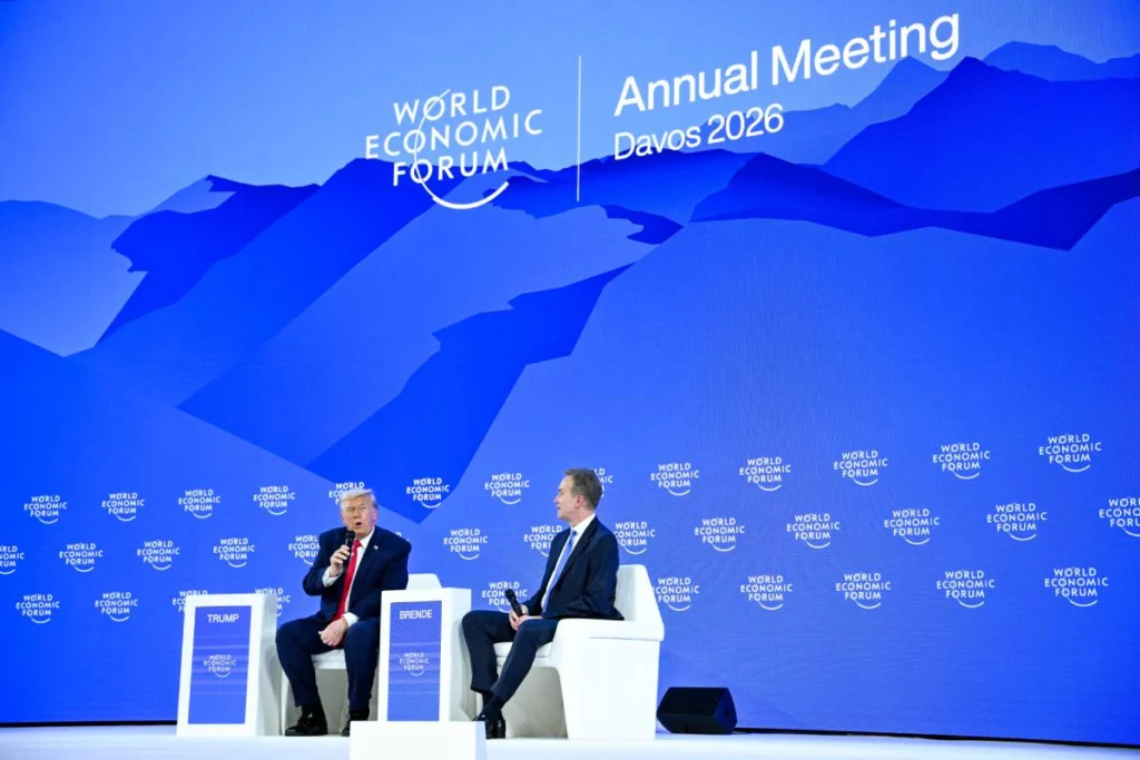 Donald Trump pronuncia un discurso ante líderes mundiales en el Foro Económico Mundial de Davos 2026.