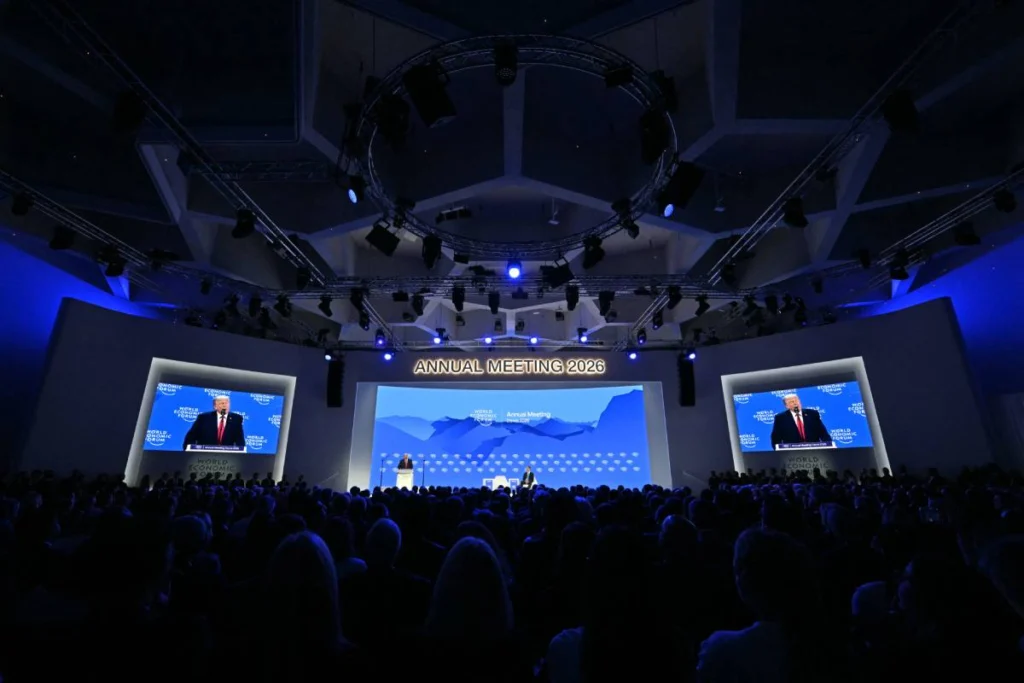 Donald Trump pronuncia un discurso ante líderes mundiales en el Foro Económico Mundial de Davos 2026.