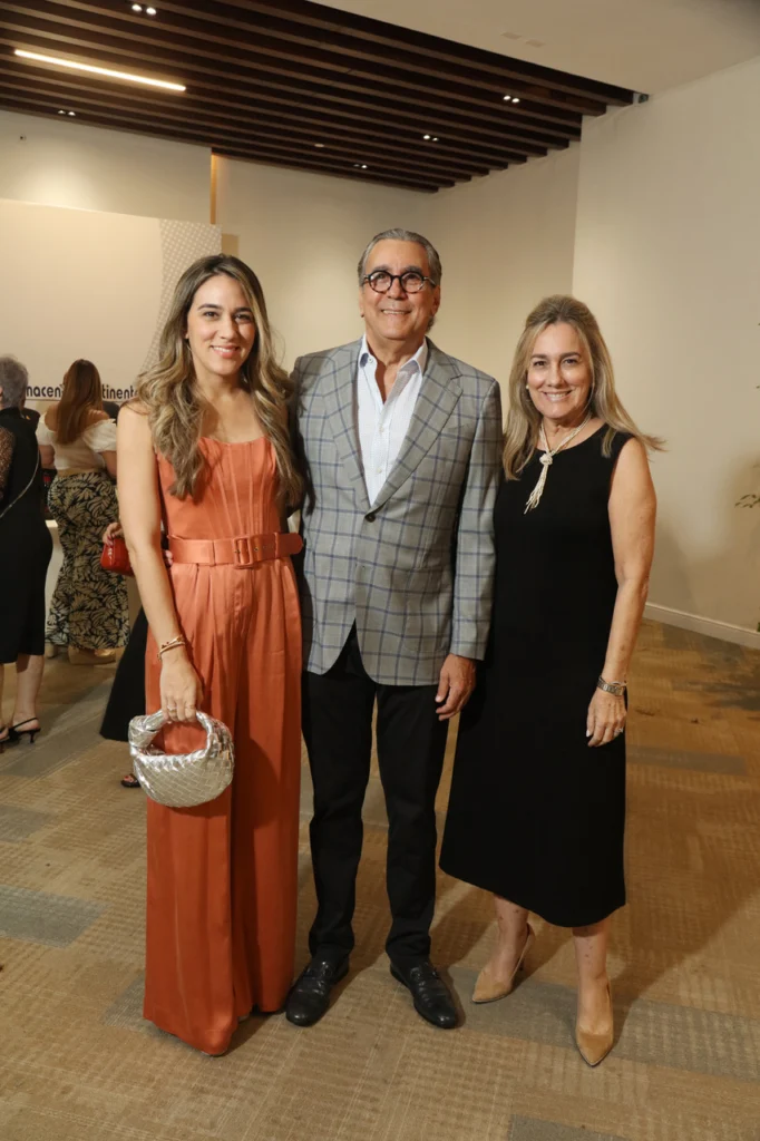 Anabelle Frías de Carbuccia, Francisco Frías y Jacqueline Troncoso de Frías
