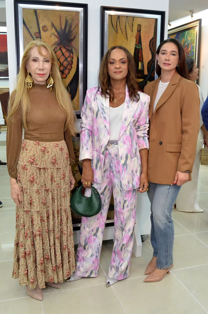 Milagros Zaiter, Patricia Alcantara y Salemi Diaz.