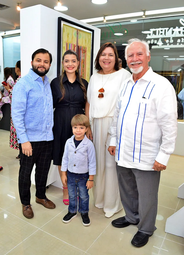 Alejandro Soto, Sarah Perez de Soto, el niño Lucas Soto biznieto de Guillo Perez, Rocio Perez y Willy Perez.