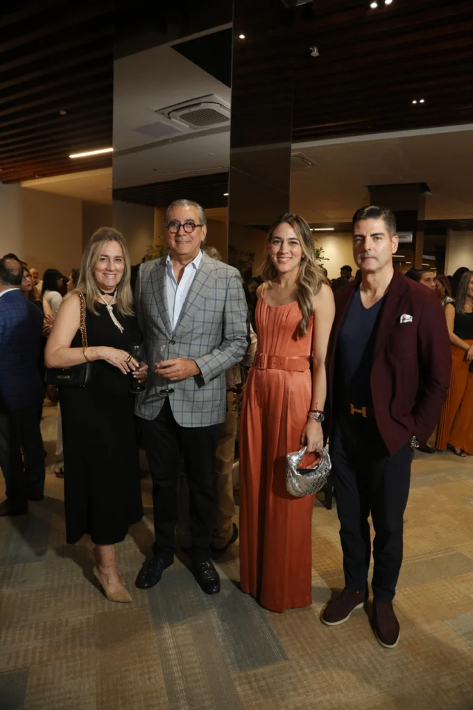 Jaqueline Fras , Francisco Fras, Anabelle Fras de Carbuccia y Luis Arturo Carbuccia.