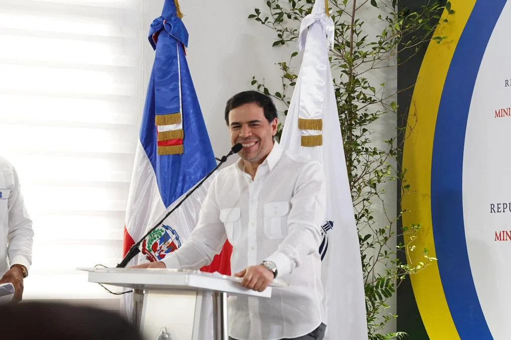 Roberto Ángel Salcedo