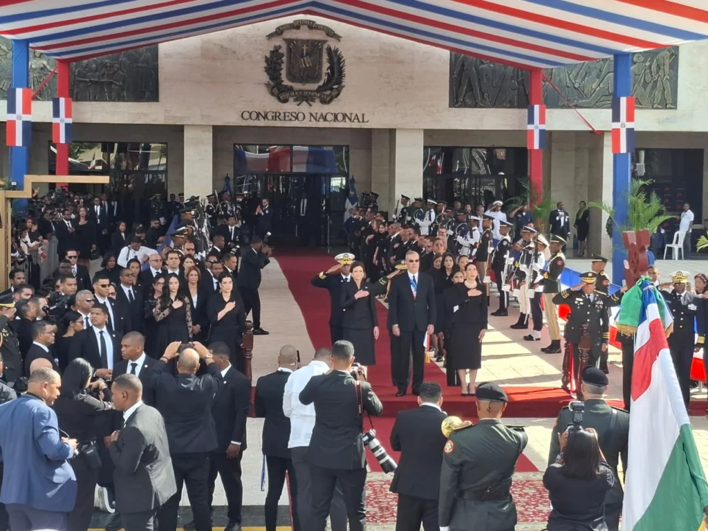 Presidente Abinader llega al Congreso para rendir cuentas a la nación por sexta ocasión