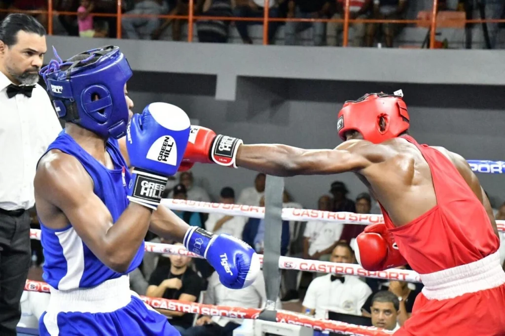 Ministro Kelvin Cruz aporta 1.3 millones para Copa de Boxeo