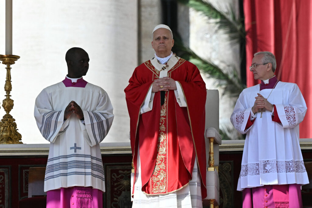 El papa advierte en su misa: Dios «no escucha la oración de quienes hacen la guerra»