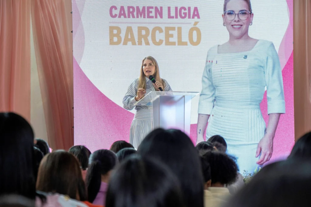 La legisladora Carmen Ligia Barceló durante el panel titulado, Mujeres Imparables Construyendo sueños con determinación y herramientas digitales.