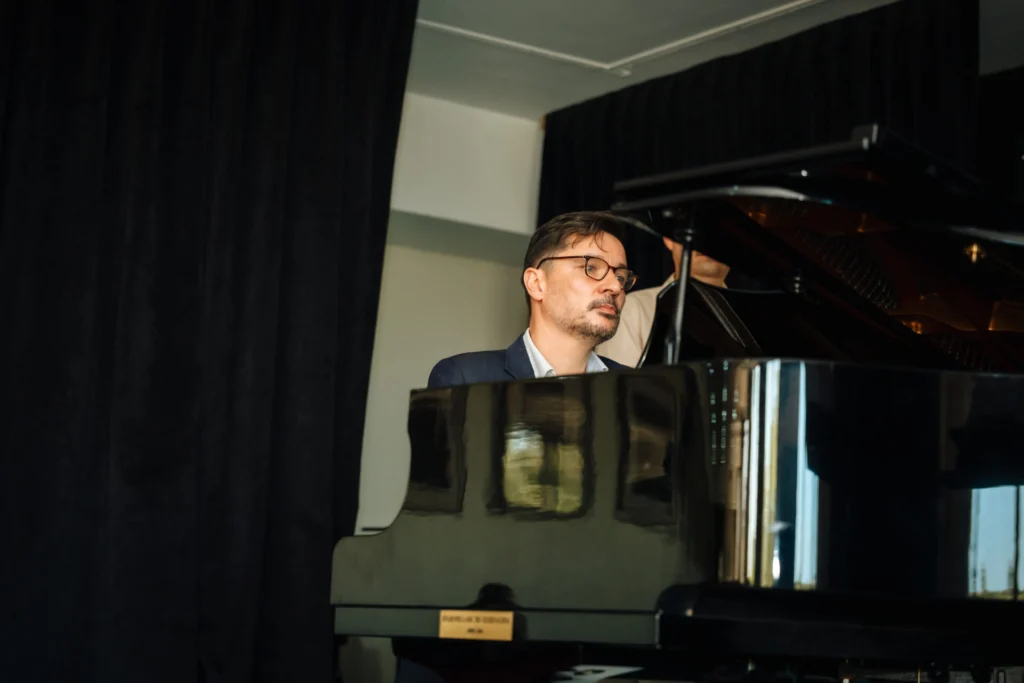 Tres horas en medio de la alquimia del canto lírico dominicano con Sinfonía