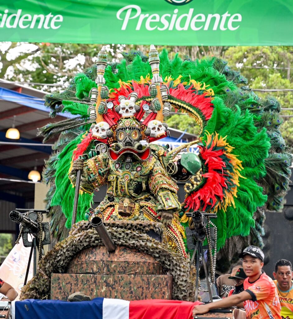 Carnaval de Santiago 2026 cierra con masiva asistencia