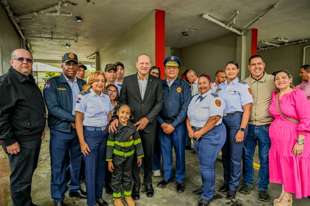 Alcalde destaca labor del Cuerpo de Bomberos y reafirma apoyo institucional en su día