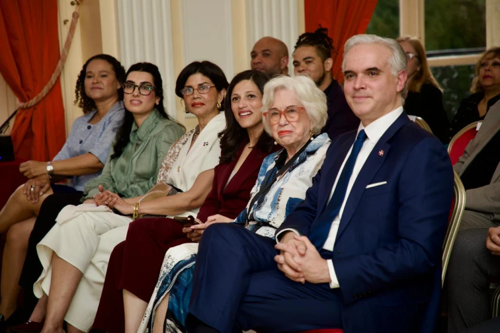dominicanos en París