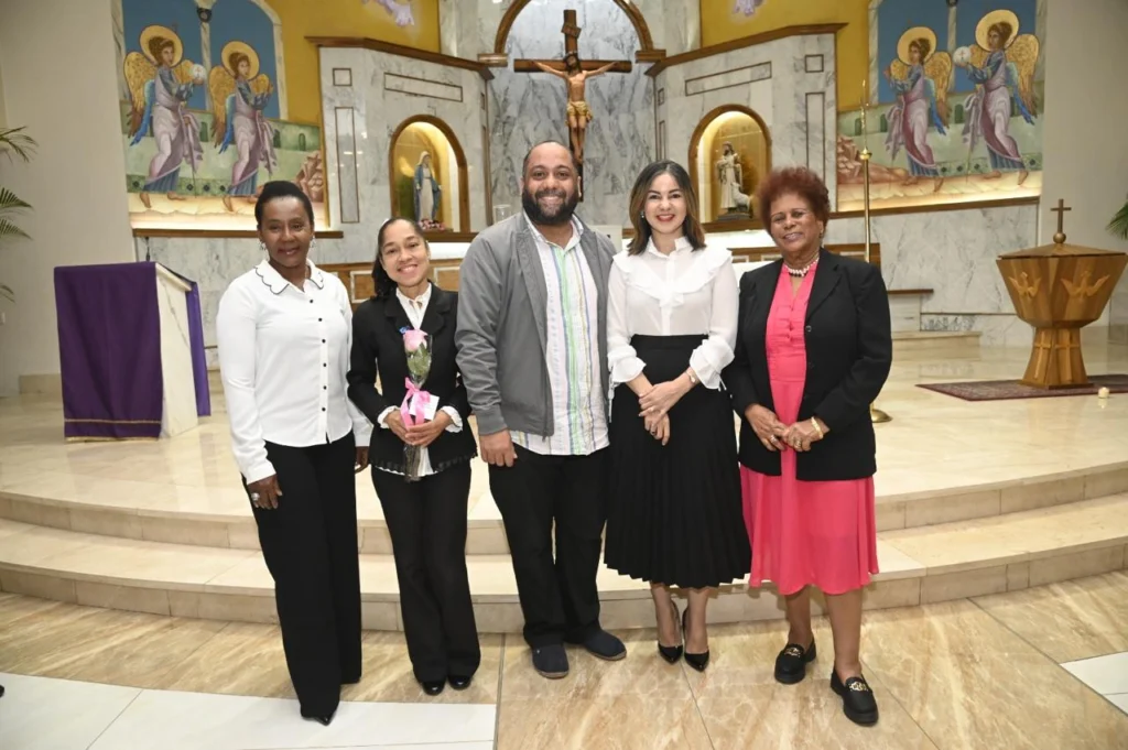 Gisela Mena, María Mercedes, Orlando Jerez, Elizabeth Fondeur y Rosario Tifá