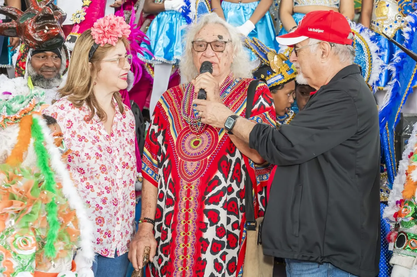 Centro León celebra la XXI Tarde de Carnaval con un homenaje
