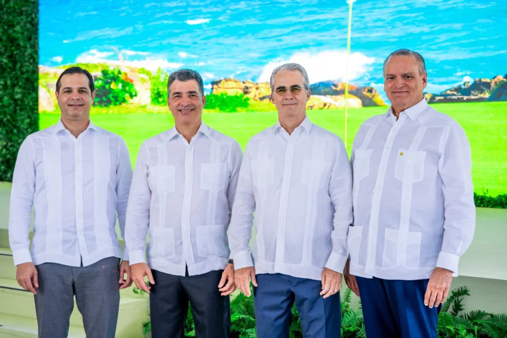 Robinson Bou, Christopher B. Paniagua, René Grullón y Luis Espinola