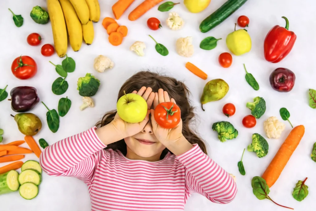 Una alimentación balanceada aporta los nutrientes necesarios para el crecimiento, la energía diaria y el buen funcionamiento del organismo
