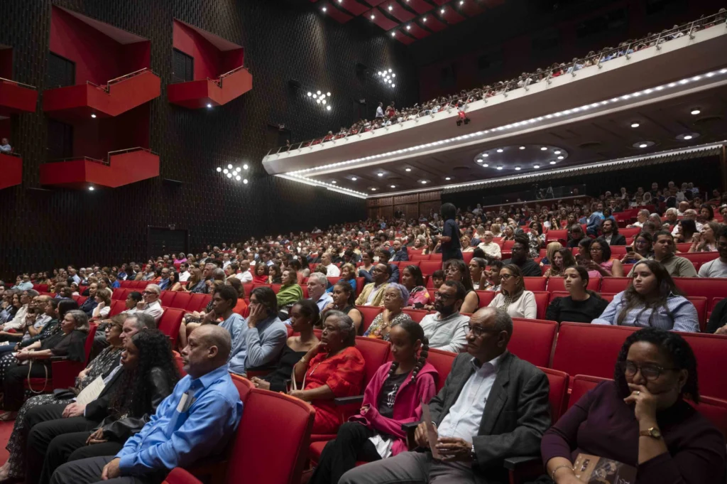 Los asistentes a Tesoros de la Patria 2026 en el Teatro Nacional