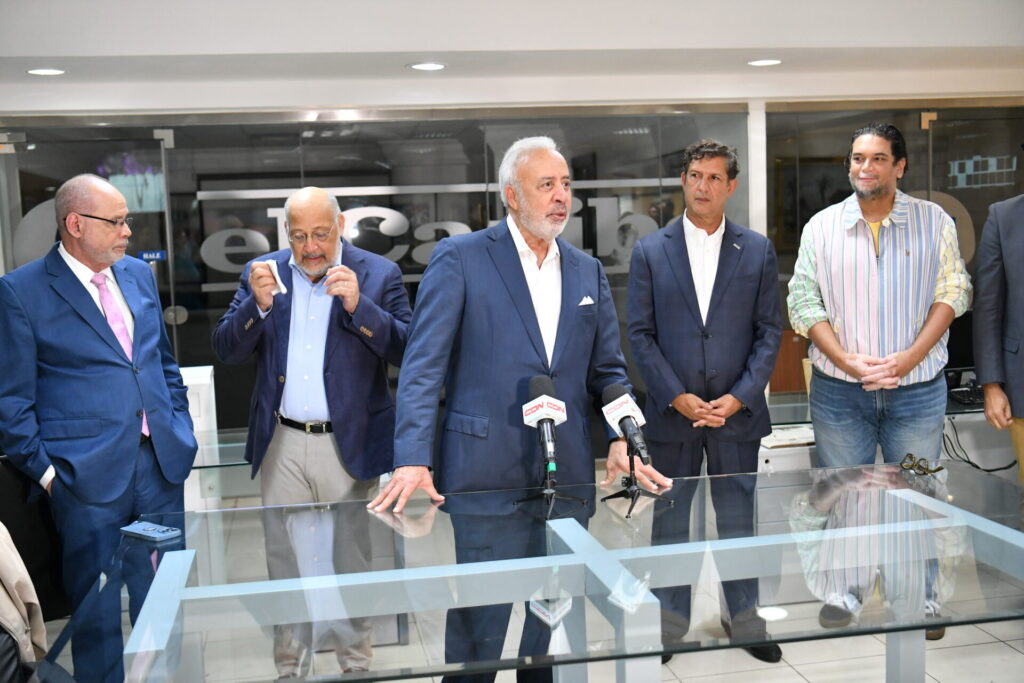 Designan a Nelson Rodríguez como director general de elCaribe y CDN