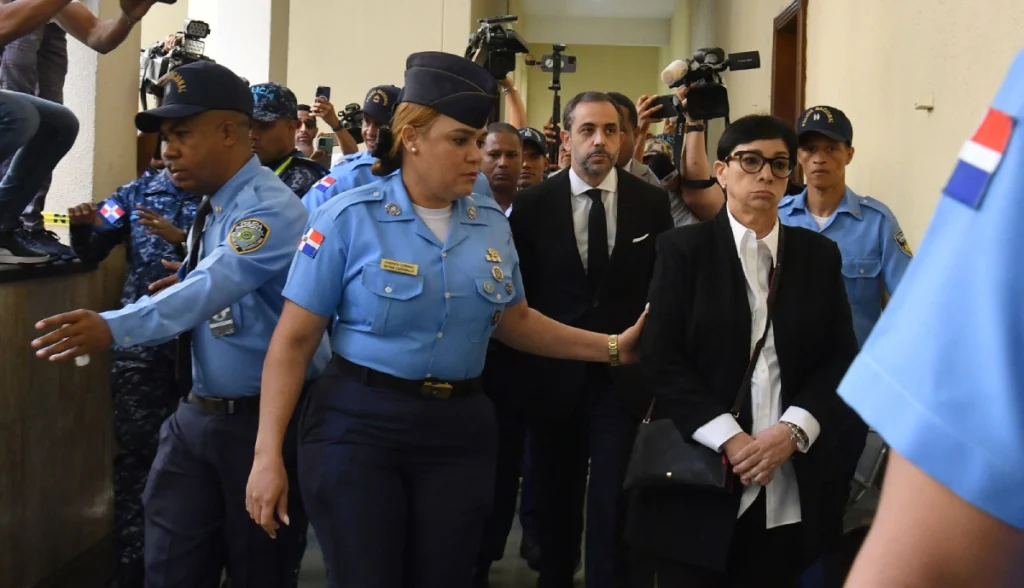 Maribel y Antonio Espaillat durante la audiencia del caso Jet Set este 6 de abril de 2026