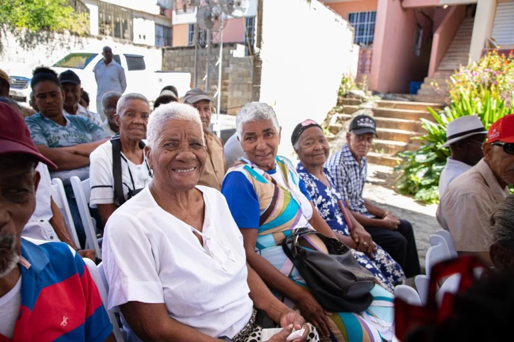 Samaná inaugura hogar para atención integral de adultos mayores