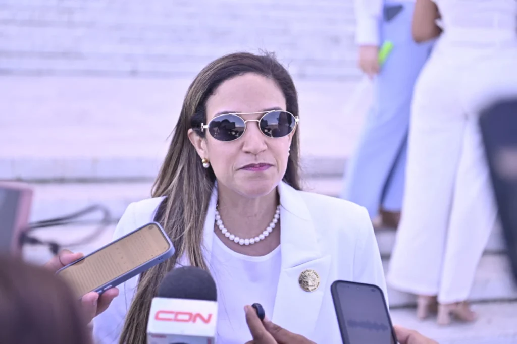  La presidenta de Neumonorte Esther López de Espaillat,