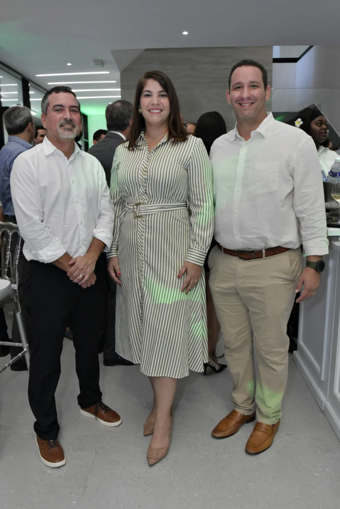 Lionel Marión-Landais, Massiel Socías y Brian Henríquez.