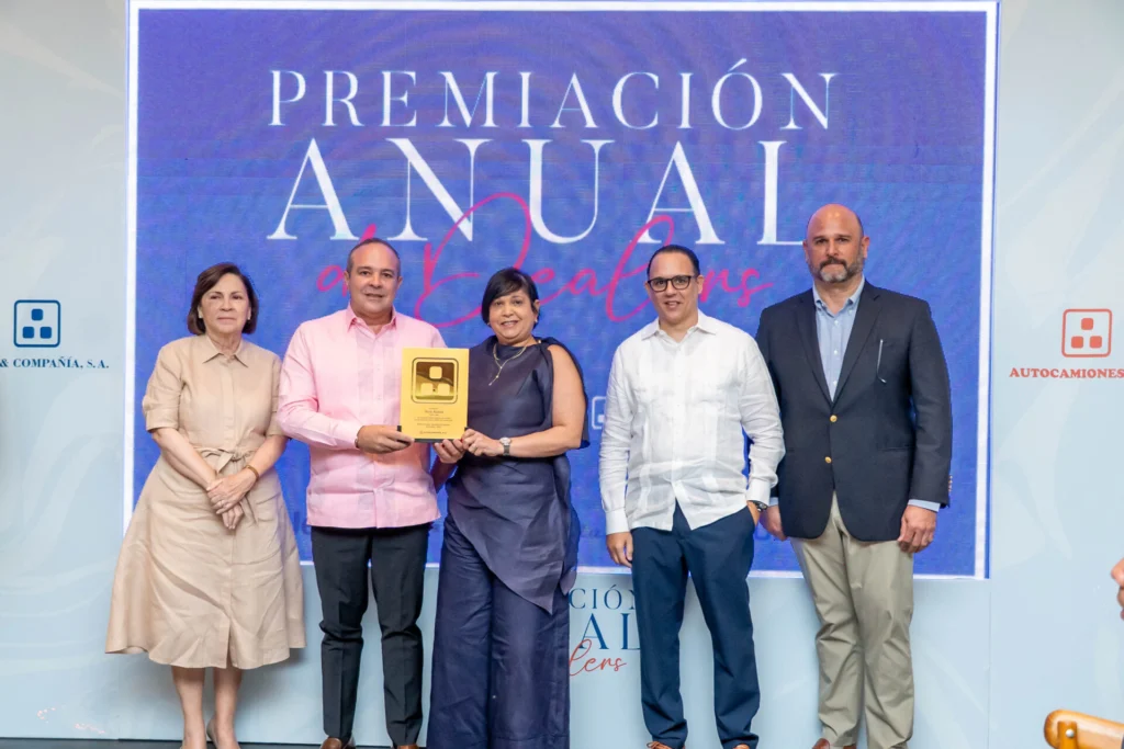 Georgia Anne Reid, José Rafael Gómez y Yoselin Taveraz, Franklin Pla y Eduardo Félix