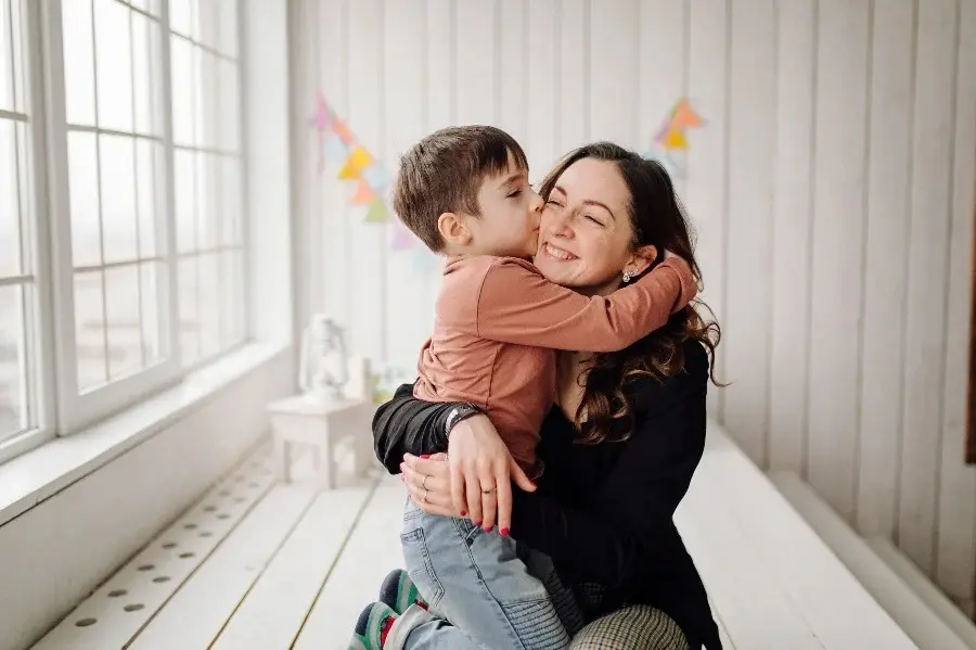yosoymadresoltera.org brinda apoyo, orientación y recursos para madres solteras y sus familias.