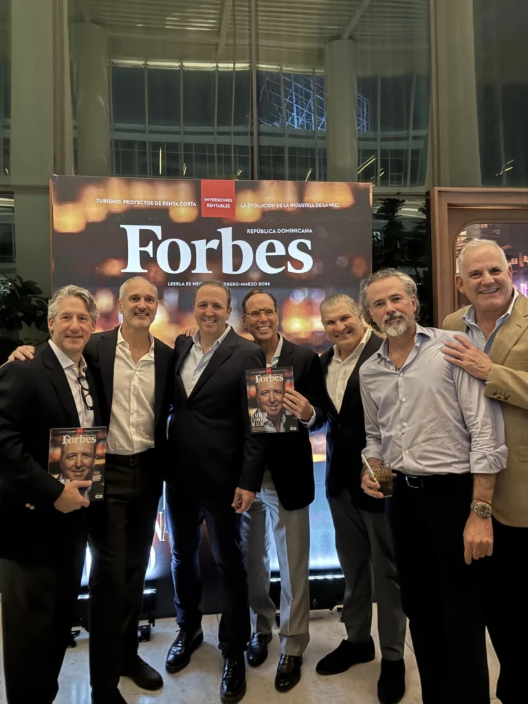 Ari Davidescu, Eduardo Beracasa, Víctor, Leo Shamis, Ryan Polanco, Javier Pérez Esclusa y Eduardo Kizer