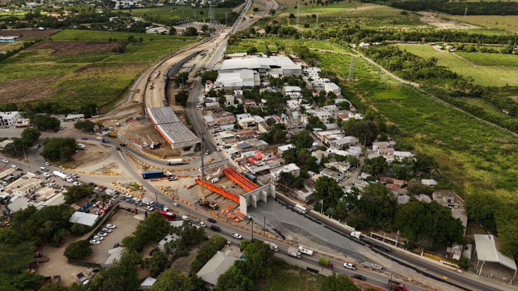 El financiamiento proviene de peajes y emisiones de valores en el mercado local.