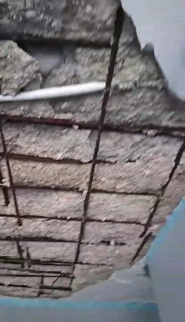 Comunitarios temen colapso de techo agrietado en cuartel policial de La Ciénaga