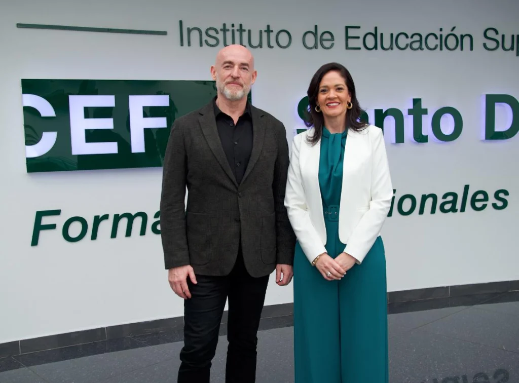 Luisa Taveras Pichardo asume como nueva rectora de CEF Santo Domingo