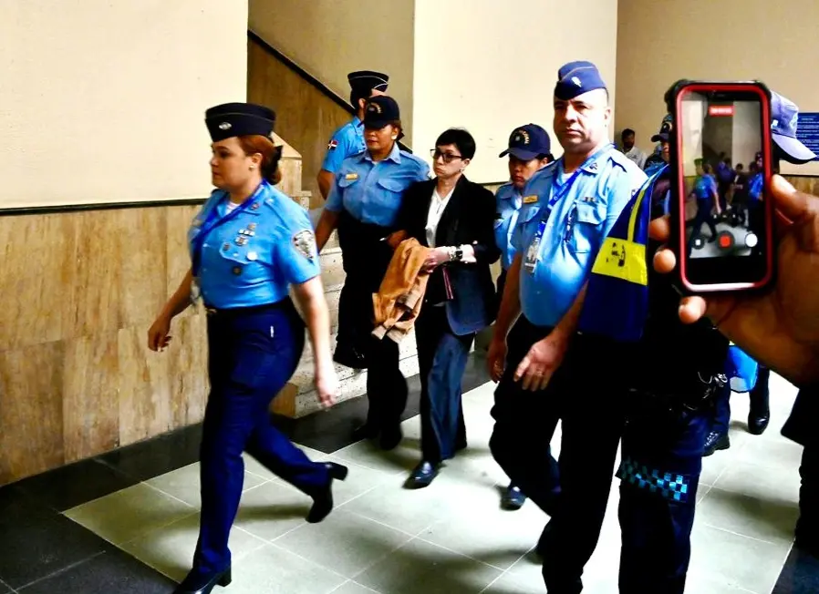 Maribel Espaillat llegando este lunes al tribunal