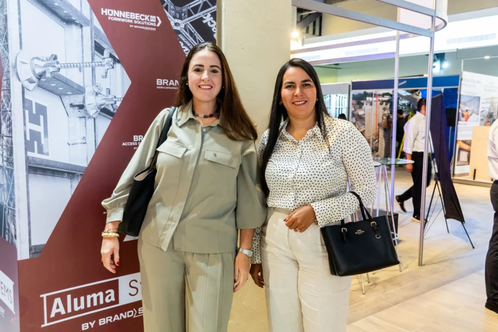 Pamela Morey y Aura Medina