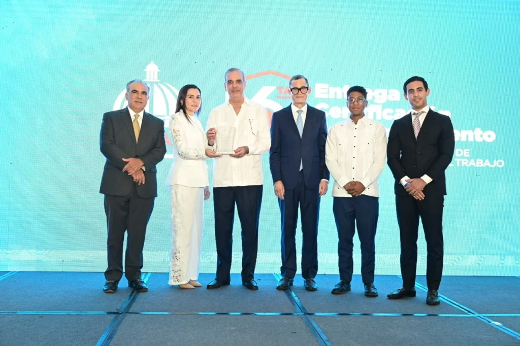Grob Pharma recibe distinción a la Excelencia, obtiene certificación en Seguridad y Salud en el Trabajo