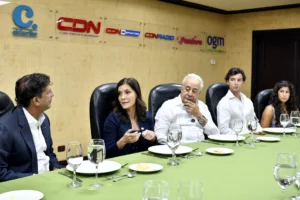 Embajadora de EE. UU. visita Multimedios del Caribe