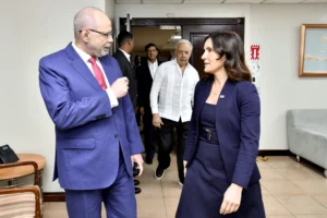 Embajadora de EE. UU. visita Multimedios del Caribe