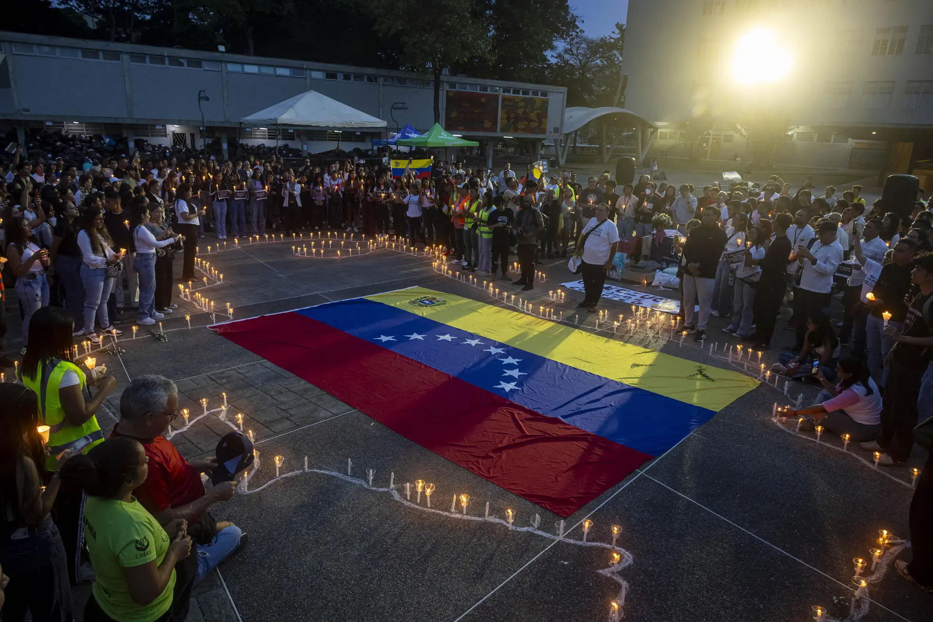 Suben a 3.535 los fallecidos por los terremotos en Venezuela